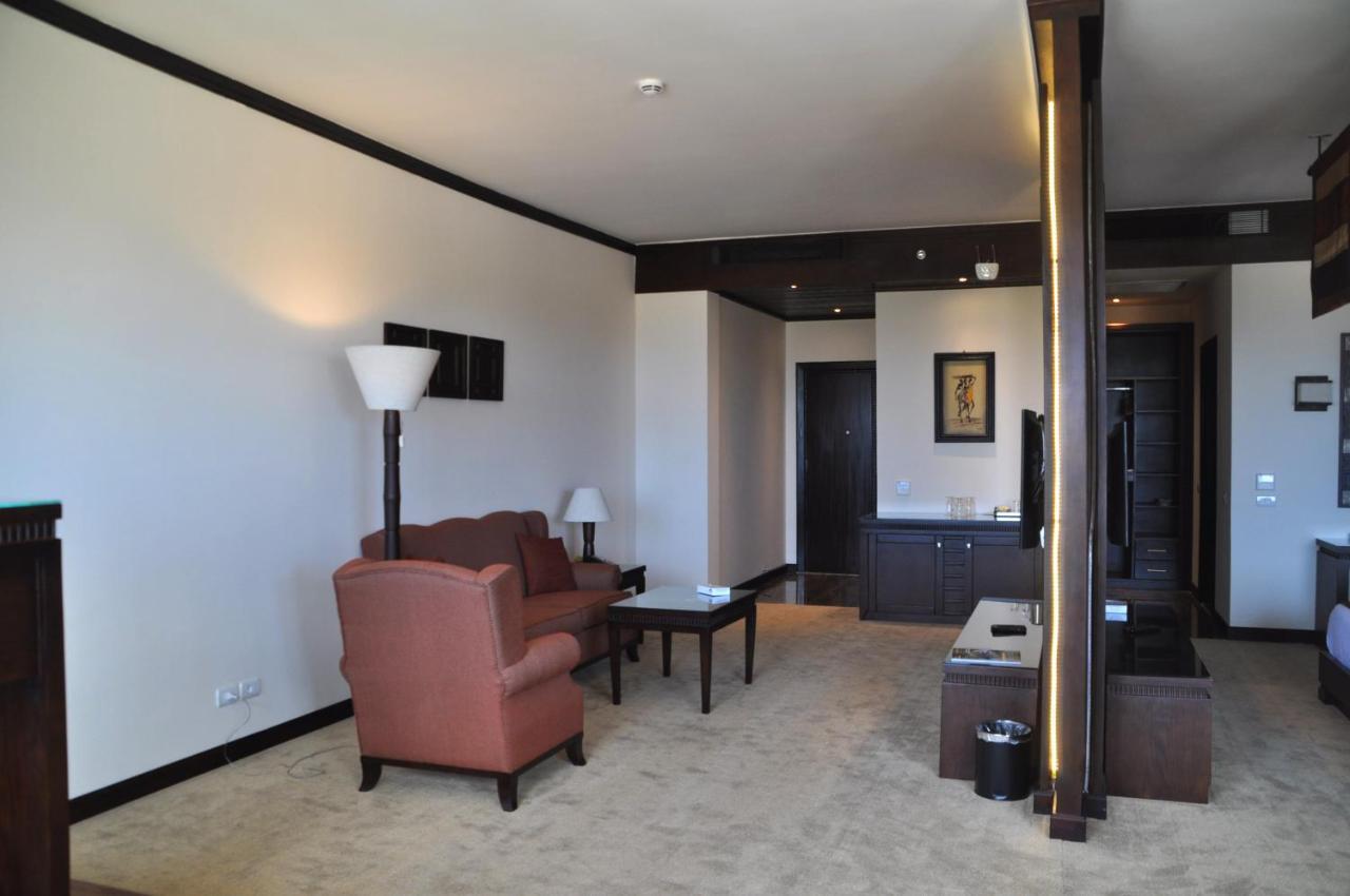 Africana Hotel & Spa Qaryat Shakush Buitenkant foto